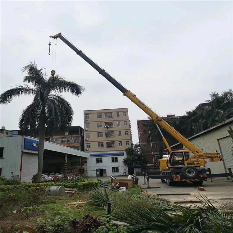 洛龙12吨吊车出租一天的收费标准是什么