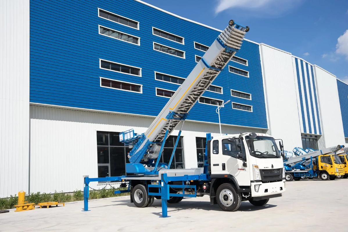 洛龙小型云梯车上料车租赁多少钱