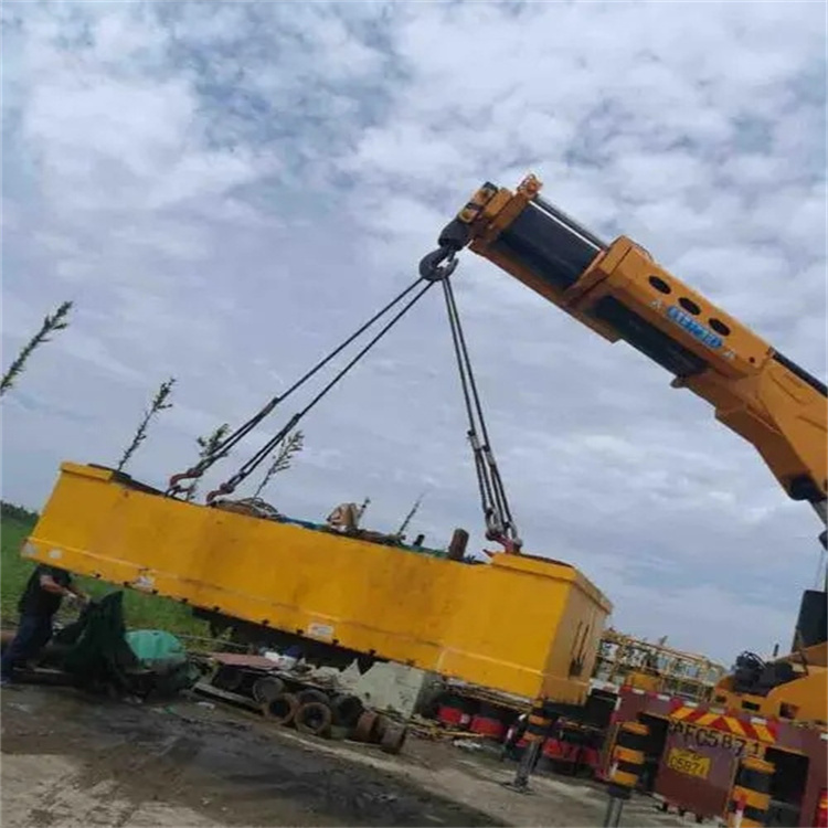 洛龙随车吊吊集装箱怎么吊