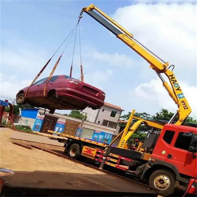 洛龙吊车吊汽车的正确方法