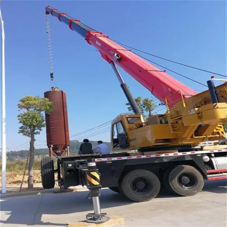 洛龙吊车立柱子怎么吊